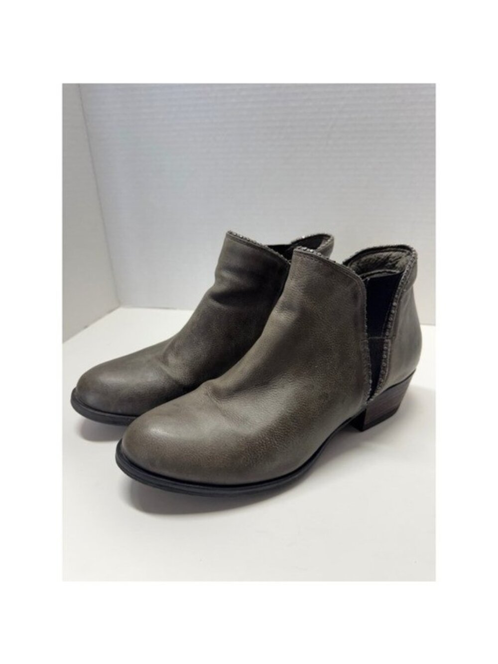 Miz Mooz Barrett Grey Leather Micro Stud Ankle Boots Women 39 8.5 Booties